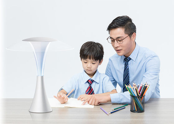 아이를 위한 조정가능한 색온도를 가진 지적인 흐리게 하는 지도된 책상용 램프